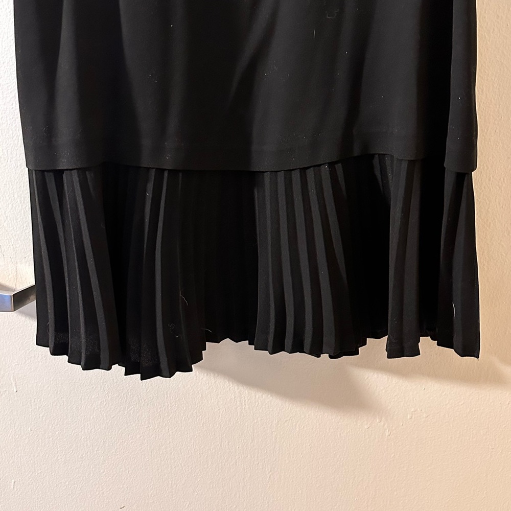 Theory Black Shell With Pleated Bottom - image 4